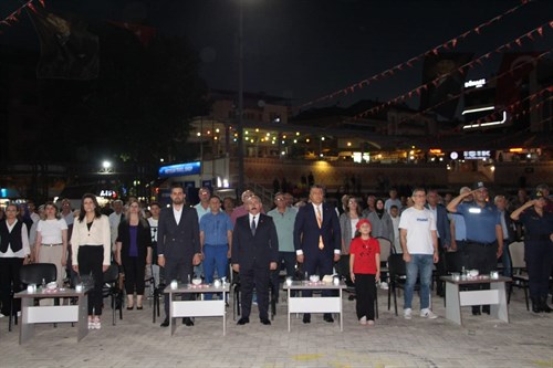 15 Temmuz Demokrasi ve Milli Birlik Günü etkinlikleri vatandaşlarımızın yoğun katılımı ile İlçemiz Atatürk Kültür Park alanında gerçekleştirildi.